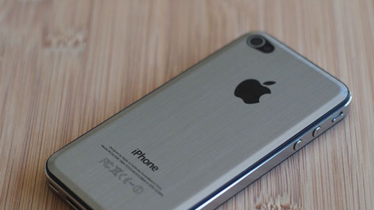 iPhone 5 Prototypes Have Metal Back, Larger Display? - iClarified