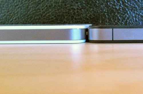 The White iPhone 4 is Slightly Thicker Than the Black iPhone 4