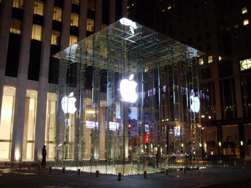 Apple is Spending Nearly $7 Million to Reinstall Fifth Avenue Glass Cube