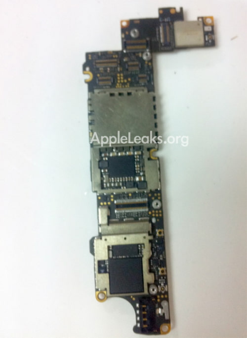 Leaked Photo Shows &#039;iPhone 4S&#039; Logic Board?