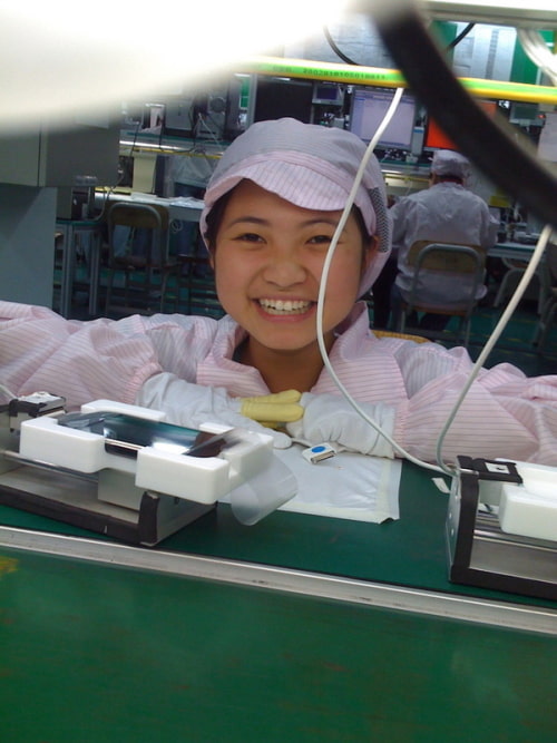Images of iPhone Factory Worker on New iPhone