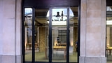 Covent Garden Apple Store Raided By Motorcyclists in Smash and Grab Robbery