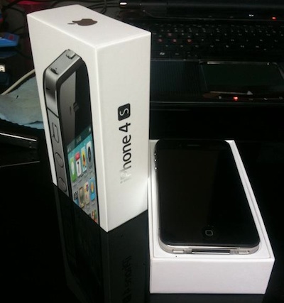 iPhone 4S Deliveries Start Arriving Early