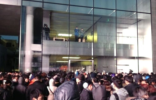 Apple May Have Cancelled Beijing iPhone 4S Launch as Fights Break Out