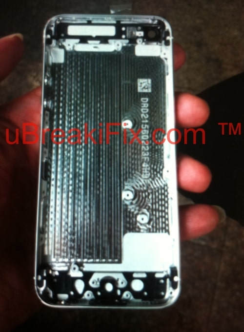 Photos Show Alleged Back and Bottom of Next Generation iPhone in White