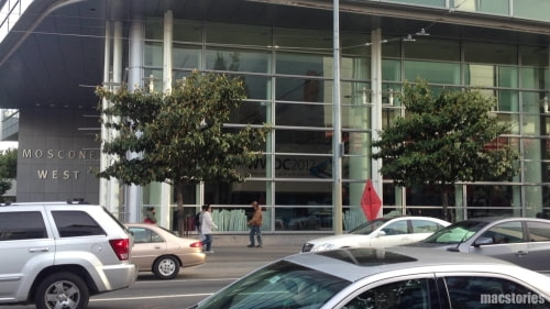 Apple Puts Up WWDC 2012 Banners at Moscone West [Photos]