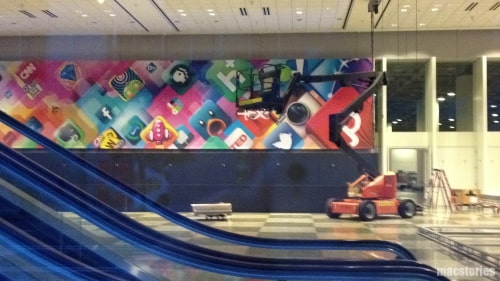 Apple Puts Up WWDC 2012 Banners at Moscone West [Photos]