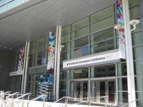 Apple Puts Up iOS 6 Banners at Moscone West [Photos]