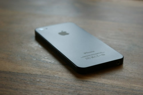 Leaked Video Claims to Show &#039;iPhone 5&#039; Prototype With Solid Matte Back [Watch]