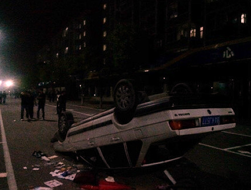 Massive Riot Forces Foxconn Factory to Shut Down [Video]