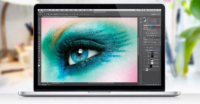 Photographer Sues Apple for Using 'Eye Closeup' Photo Without License