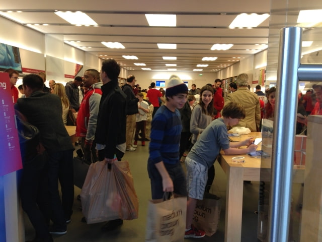 Apple vs. Microsoft vs. Sony on Christmas Eve [Photos]