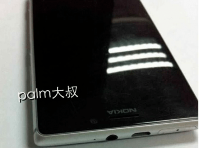 Leaked Photos of Aluminum Body Nokia Lumia &#039;Catwalk&#039; Smartphone?