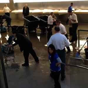 Leak Causes Fifth Avenue Apple Store to Flood [Photo]