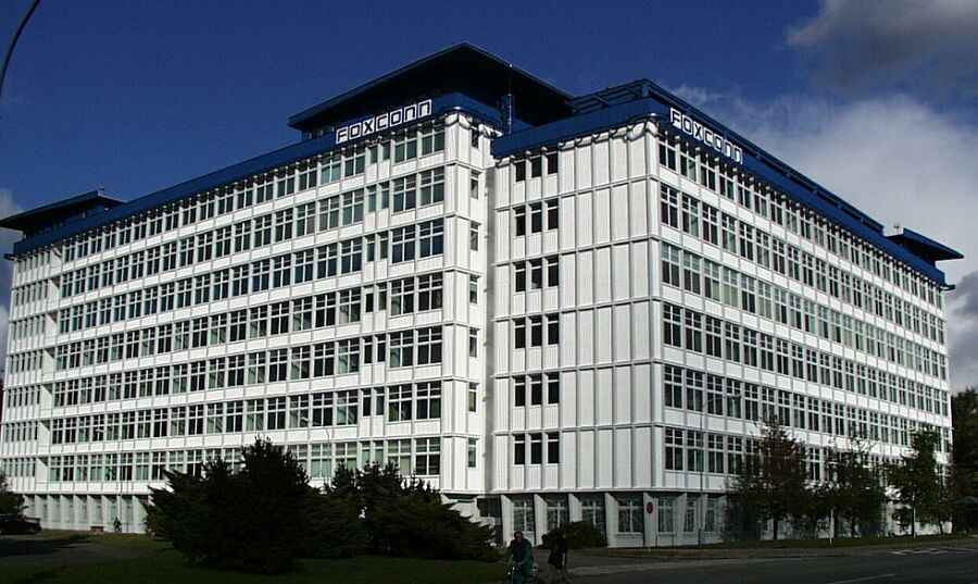 Foxconn Looking to Become a Wireless Carrier