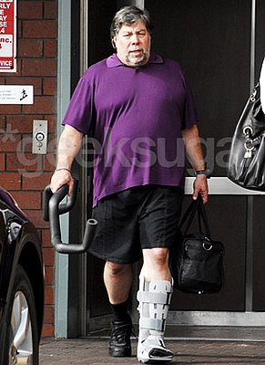 Woz Fractures Leg While &#039;Dancing&#039;