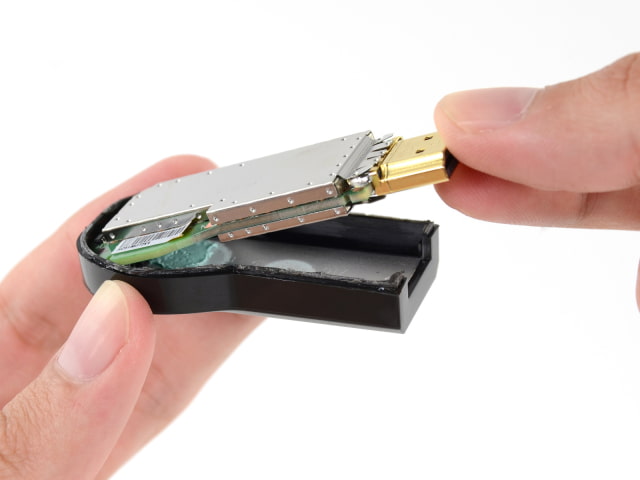 iFixit Tears Down the Google Chromecast Dongle [Photos]