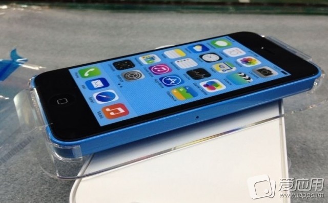 Photos Allegedly Show iPhone 5C Retail Packaging