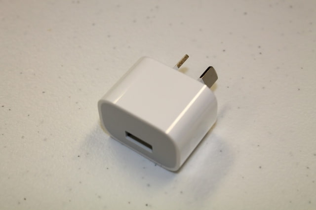 First iPhone 5s and iPhone 5c Teardowns [Photos]