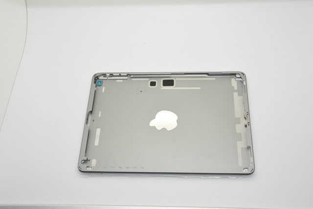 Leaked Photos of the Space Gray and Silver iPad 5