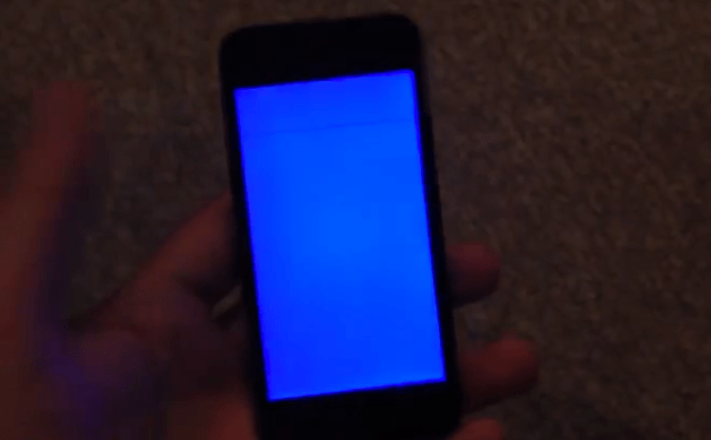 iPhone 5s Owners Report Receiving the Blue Screen of Death [Video]