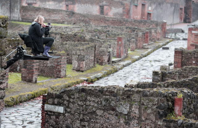 Apple Posts a Behind the Scenes Look at the Making of Its New &#039;1.24.14&#039; Film