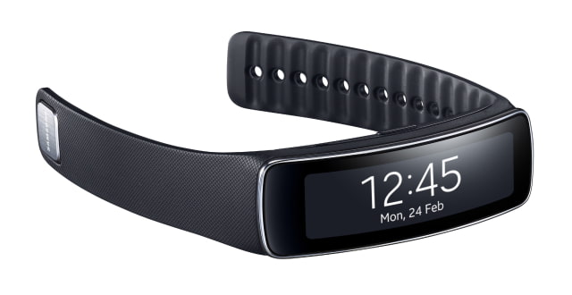 Samsung Unveils New Fitness Band Dubbed the &#039;Samsung Gear Fit&#039; [Images]