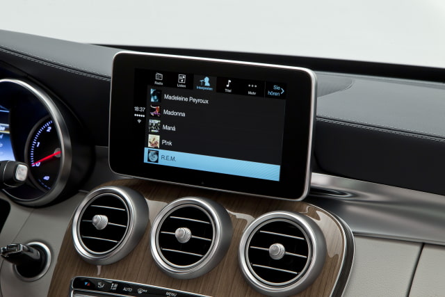 Mercedes-Benz Premieres Apple CarPlay in the New C-Class [Photo Gallery]