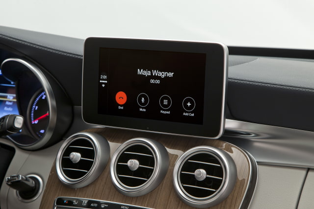 Mercedes-Benz Premieres Apple CarPlay in the New C-Class [Photo Gallery]