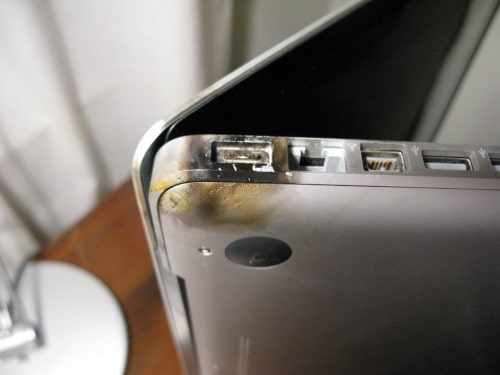 Unibody MacBook Catches Fire While Owner Sleeps