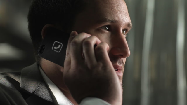 Lunecase Uses Electromagnetic Energy Generated By the iPhone to Display Notifications [Video]