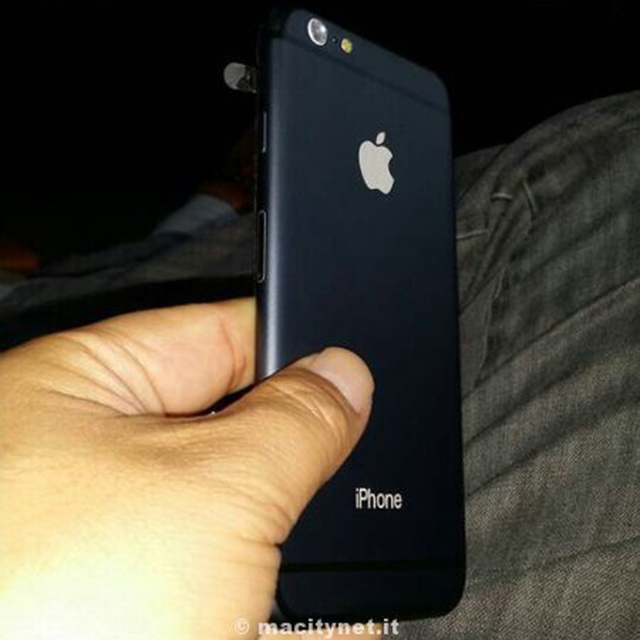 Another Physical Mockup of the Alleged iPhone 6 [Photo]