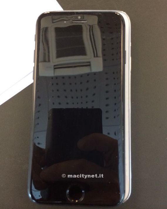 Physical iPhone 6 Mockup vs. Samsung Galaxy S5 [Photos]