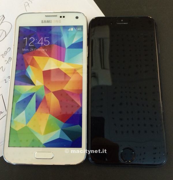 Physical iPhone 6 Mockup vs. Samsung Galaxy S5 [Photos]