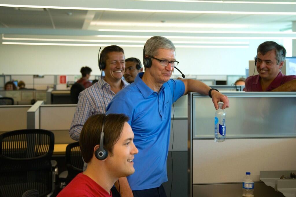 Tim Cook and Eddy Cue Were At the Grand Opening of Apple&#039;s Campus in Austin, Texas [Photos]
