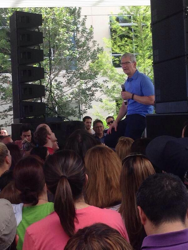 Tim Cook and Eddy Cue Were At the Grand Opening of Apple&#039;s Campus in Austin, Texas [Photos]