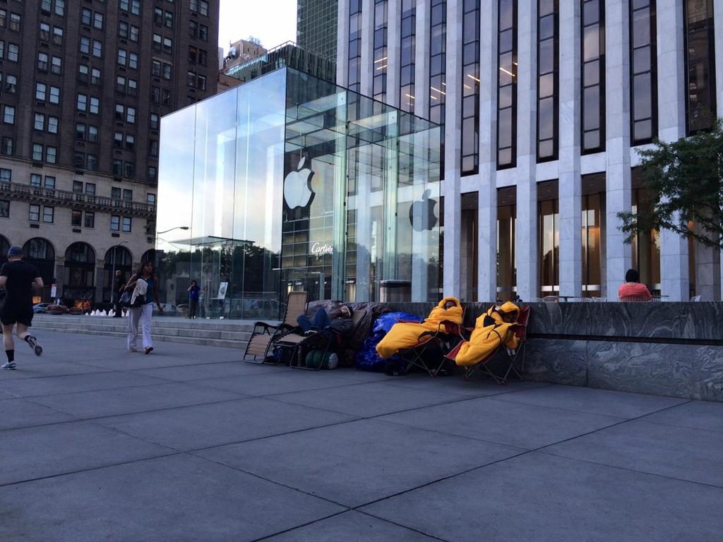 People Are Already in Line for the iPhone 6! [Photo]