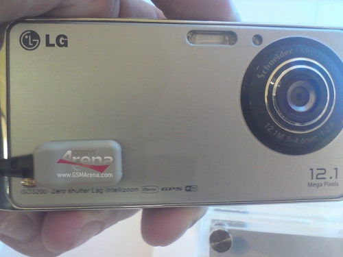 LG GC990 Louvre Takes 12MP Photos, 720p Video
