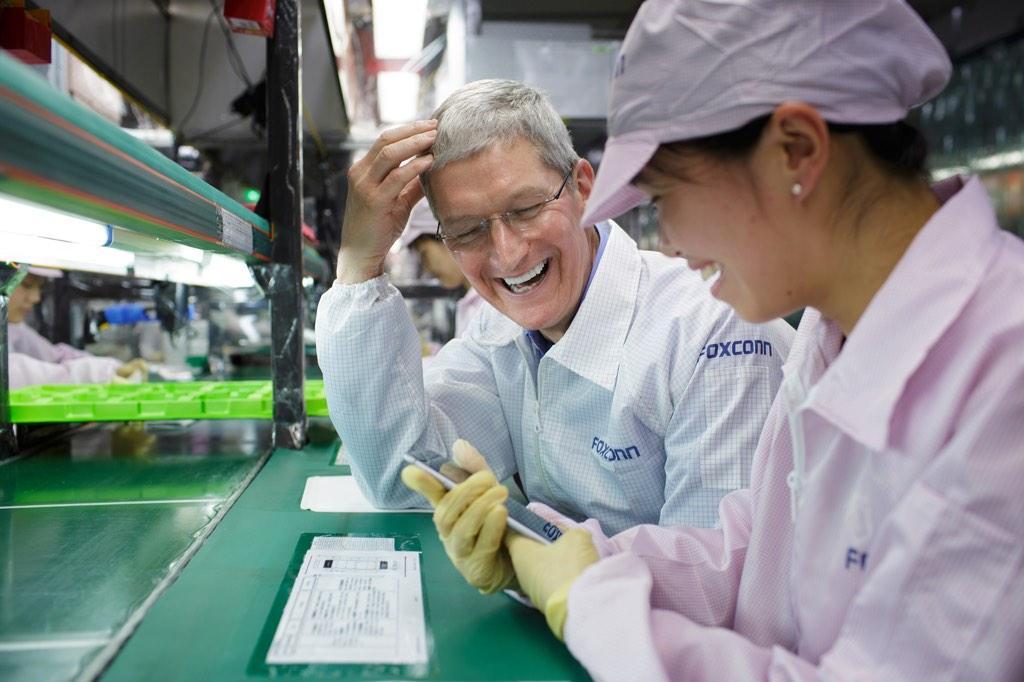 Tim Cook Posts Photo of Himself Inside iPhone 6 Factory