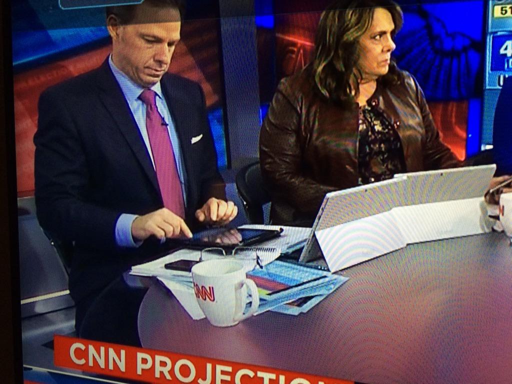 CNN Election Commentators Hide iPads Behind Microsoft Surface Tablets [Photos]