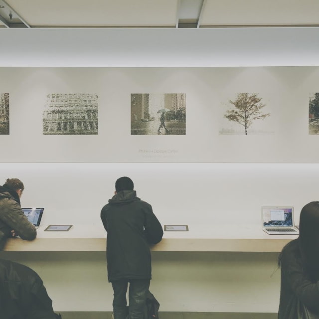 Apple Retail Stores Adopt &#039;Start Something New&#039; Campaign 