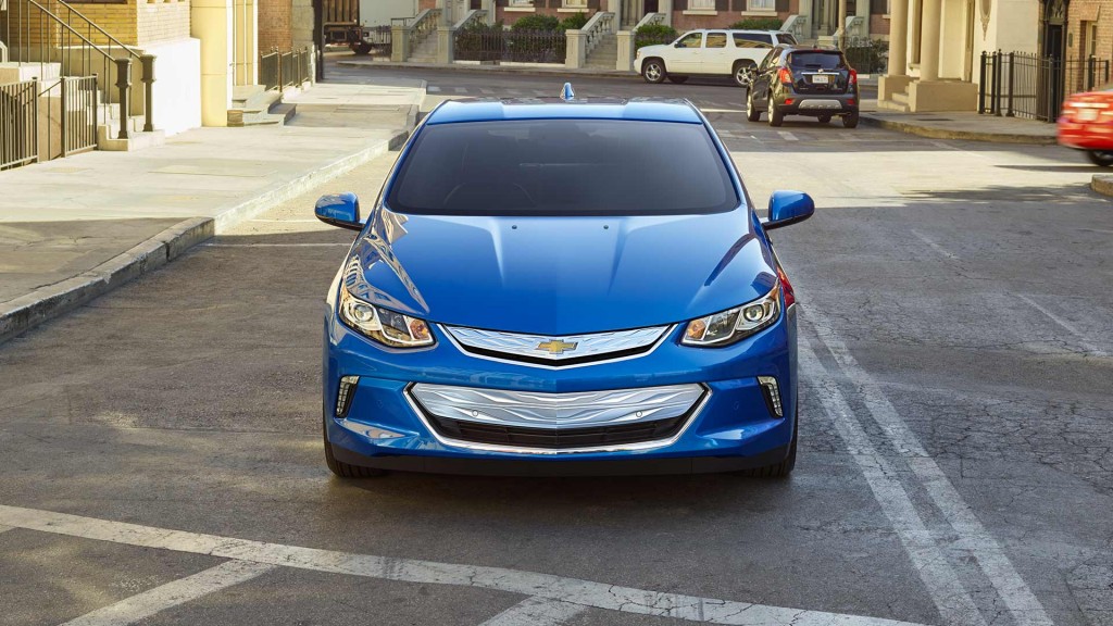 The 2016 Chevy Volt Features Apple CarPlay Integration