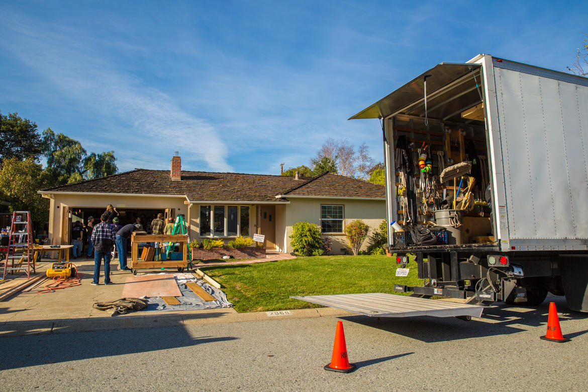 Filming for Steve Jobs Movie Finally Begins at Jobs&#039; Childhood Home [Photos]