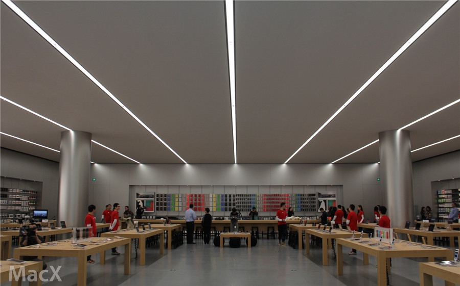 New Apple Store in Chongqing, China Features Beautiful Glass Cylinder Design [Photos]