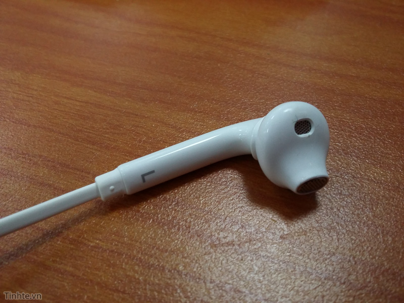 Leaked Samsung Galaxy S6 Headphones Look a Lot Like Apple EarPods [Photos]