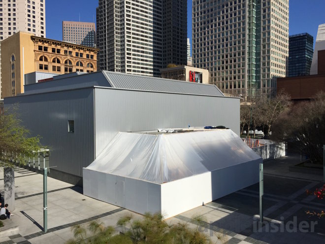 Aerial Footage of Apple&#039;s Temporary Building at the Yerba Buena Center [Video]
