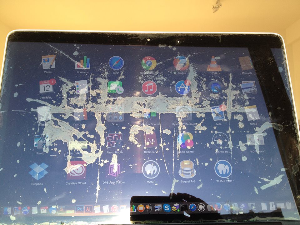 Retina MacBook Pro Users Complain Anti-Reflective Display Coating is Wearing Off [Photos]