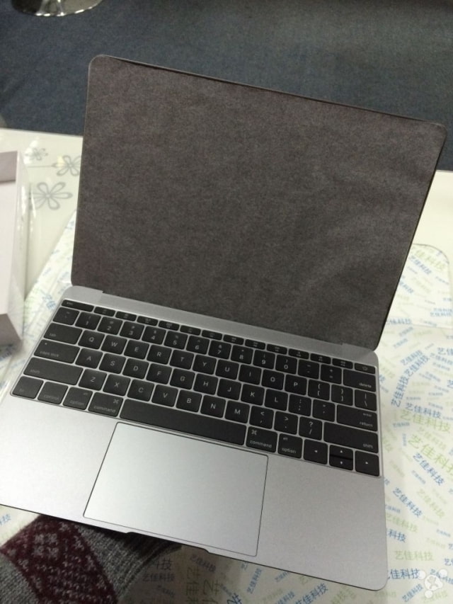 Early Teardown of the New 12-Inch Retina MacBook [Photos]