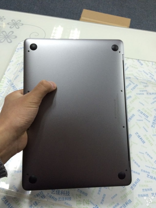 Early Teardown of the New 12-Inch Retina MacBook [Photos]