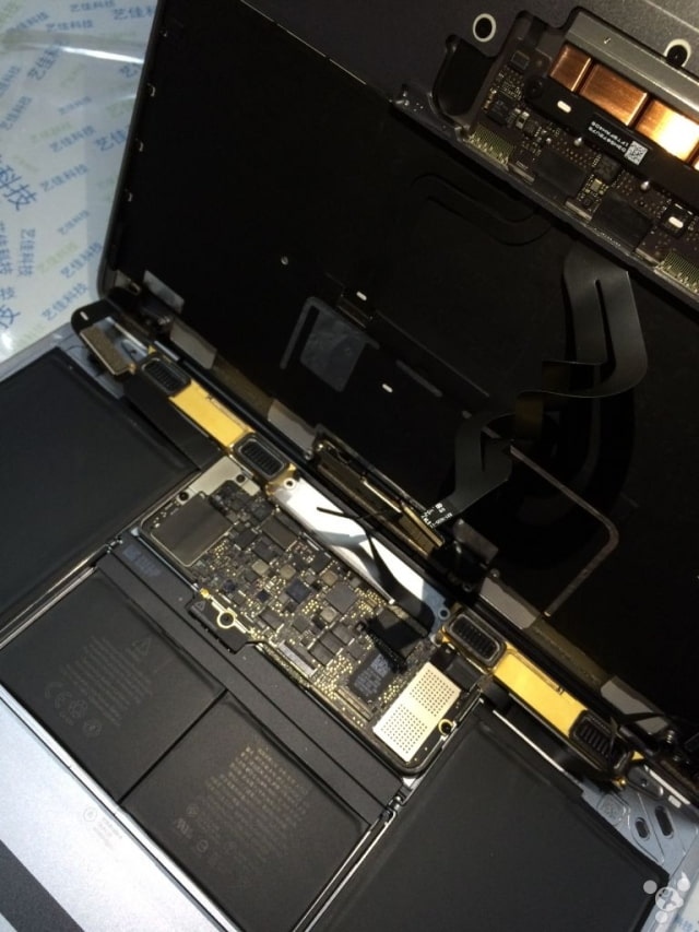 Early Teardown of the New 12-Inch Retina MacBook [Photos]